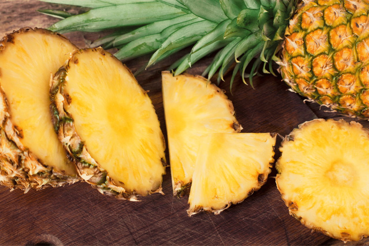 ananas ist ein MelatoninreichesNahrungsmittel